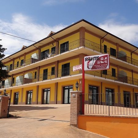 Affittacamere Rooms Di Matteo San Paolo di Iesi Eksteriør billede